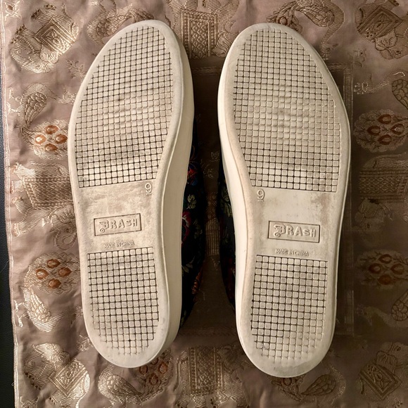 Brash Black Floral Slip-On Shoes with Asian Brocade Metallic Embroidery, Size 9 - Picture 2 of 6